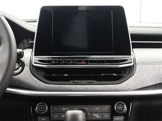 New 2025 Jeep Compass Latitude w/ Sun & Sound Group image 26