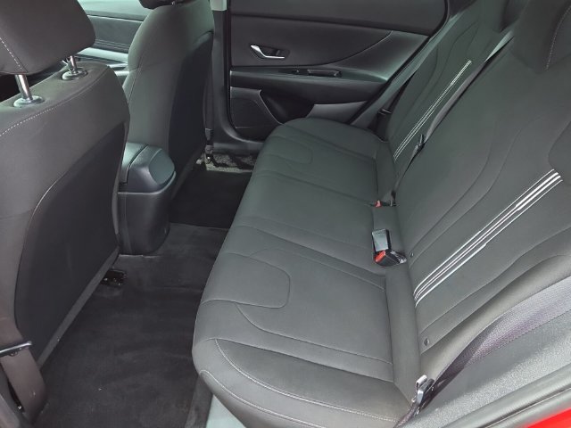 Used 2023 Hyundai Elantra SEL FWD image 12