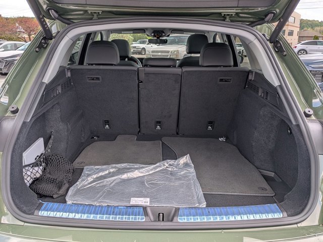 Certified 2025 Audi Q5 Premium w/ Convenience Package image 6