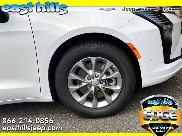 New 2027 Chrysler Pacifica Select w/ Family Tech Group AWD/4WD image 3
