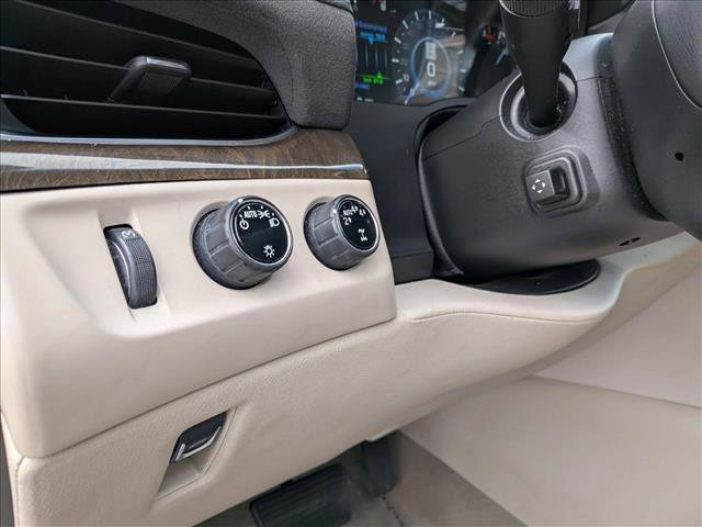 Used 2020 Cadillac Escalade ESV Premium Luxury image 16