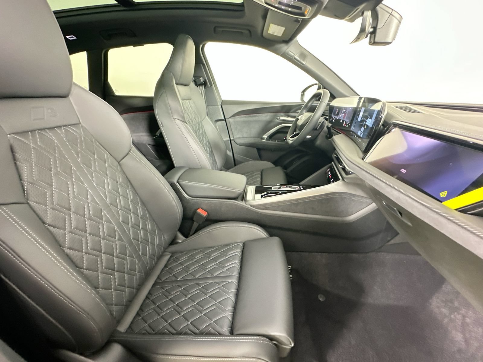 New 2026 Audi SQ5 Prestige AWD/4WD image 43