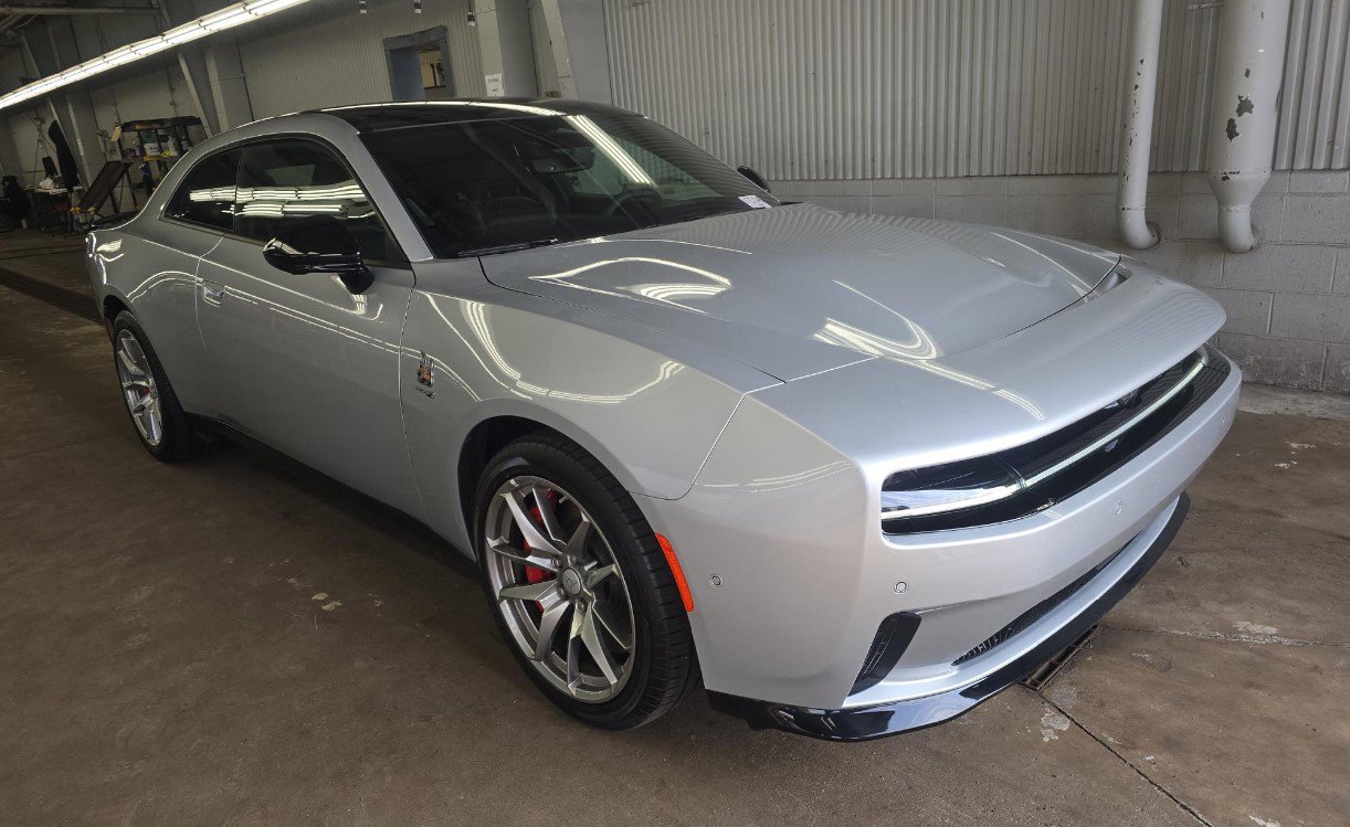 Used 2024 Dodge Charger Daytona Scat Pack w/ Plus Group AWD/4WD image 2