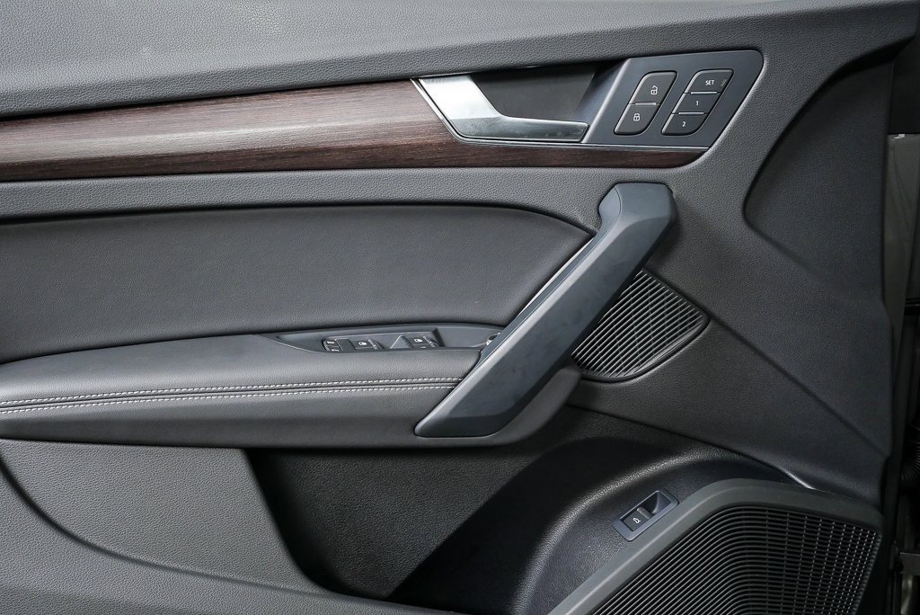 Used 2023 Audi Q5 2.0T Premium Plus w/ Premium Plus Package image 6