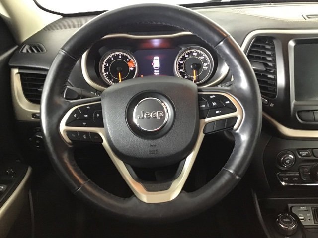 Used 2018 Jeep Cherokee Limited image 11