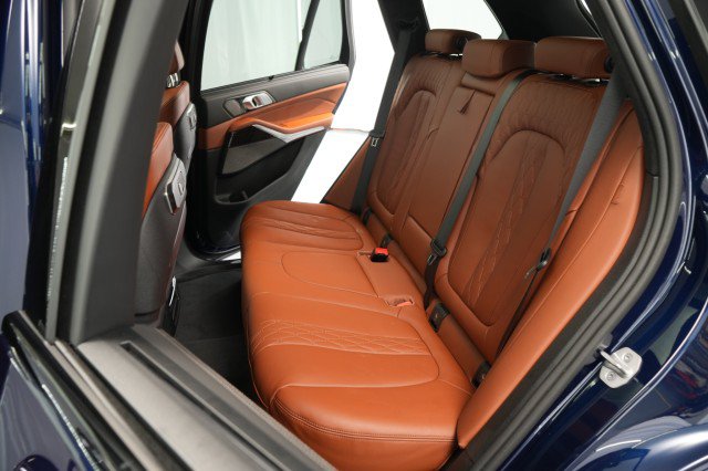 Used 2025 BMW X5 M60i AWD/4WD image 48