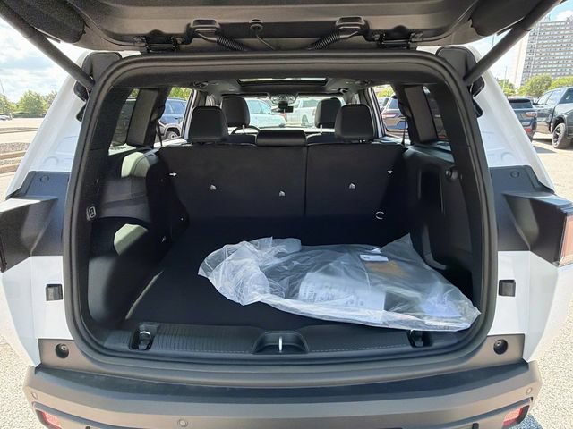 New 2026 Jeep Cherokee Overland w/ Advanced Pro Tech Group AWD/4WD image 28