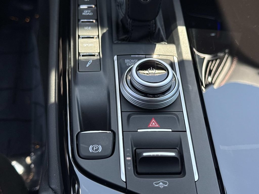 Used 2024 Maserati Levante Modena Ultima AWD/4WD image 17