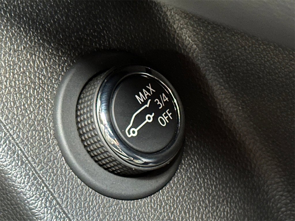 Used 2022 Cadillac XT6 Premium Luxury w/ LPO, Radiant Package image 33