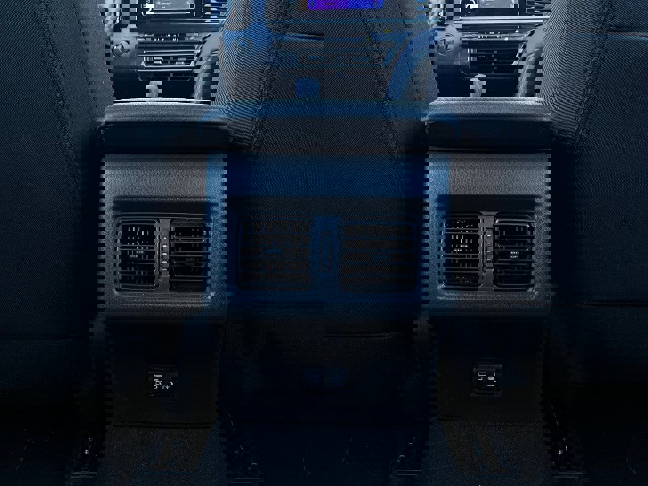 Used 2025 Toyota Camry LE image 12