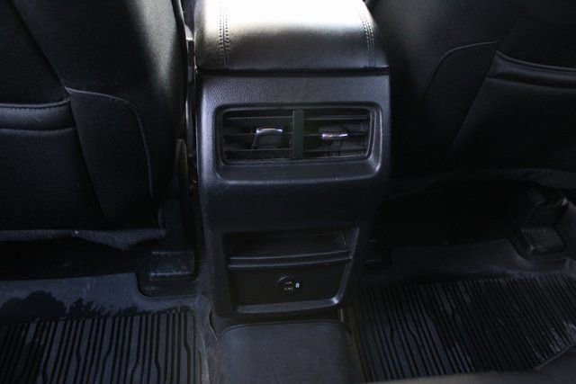 Used 2021 Ford Edge SE image 30