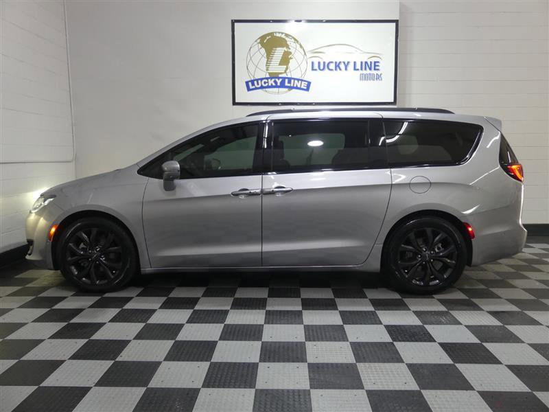 Used 2018 Chrysler Pacifica Limited w/ Advanced Safetytec Group FWD image 7