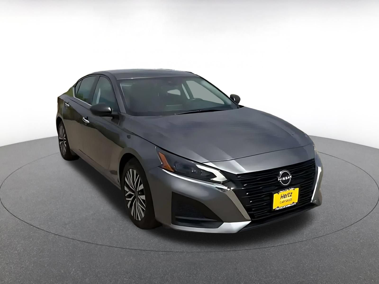 Used 2025 Nissan Altima 2.5 SV FWD image 3