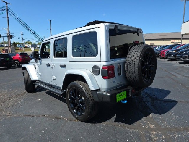 Used 2023 Jeep Wrangler Unlimited Sahara w/ Cold Weather Group image 4
