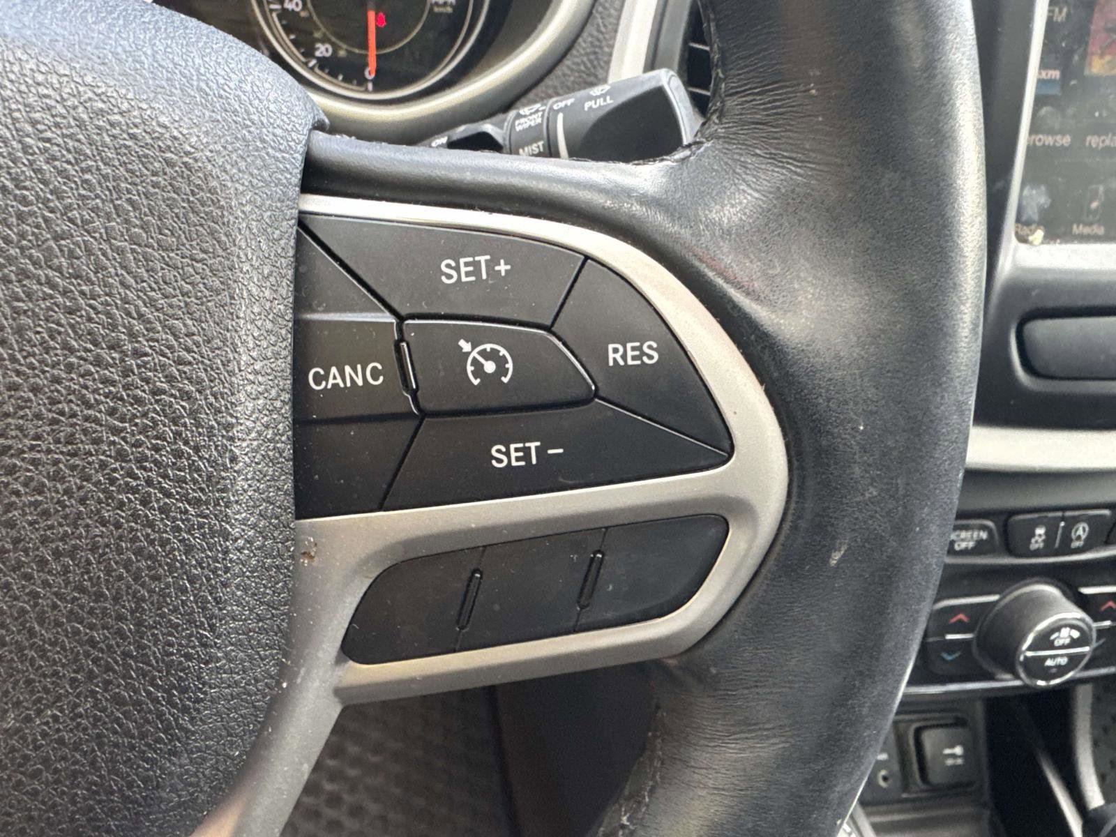 Used 2017 Jeep Cherokee Trailhawk image 22