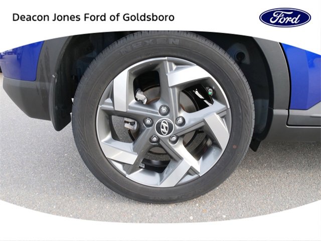 Used 2023 Hyundai Venue SEL image 11