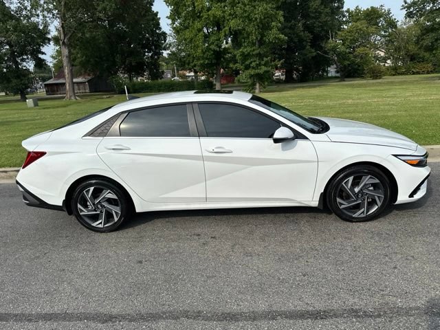 Used 2026 Hyundai Elantra Limited FWD image 29