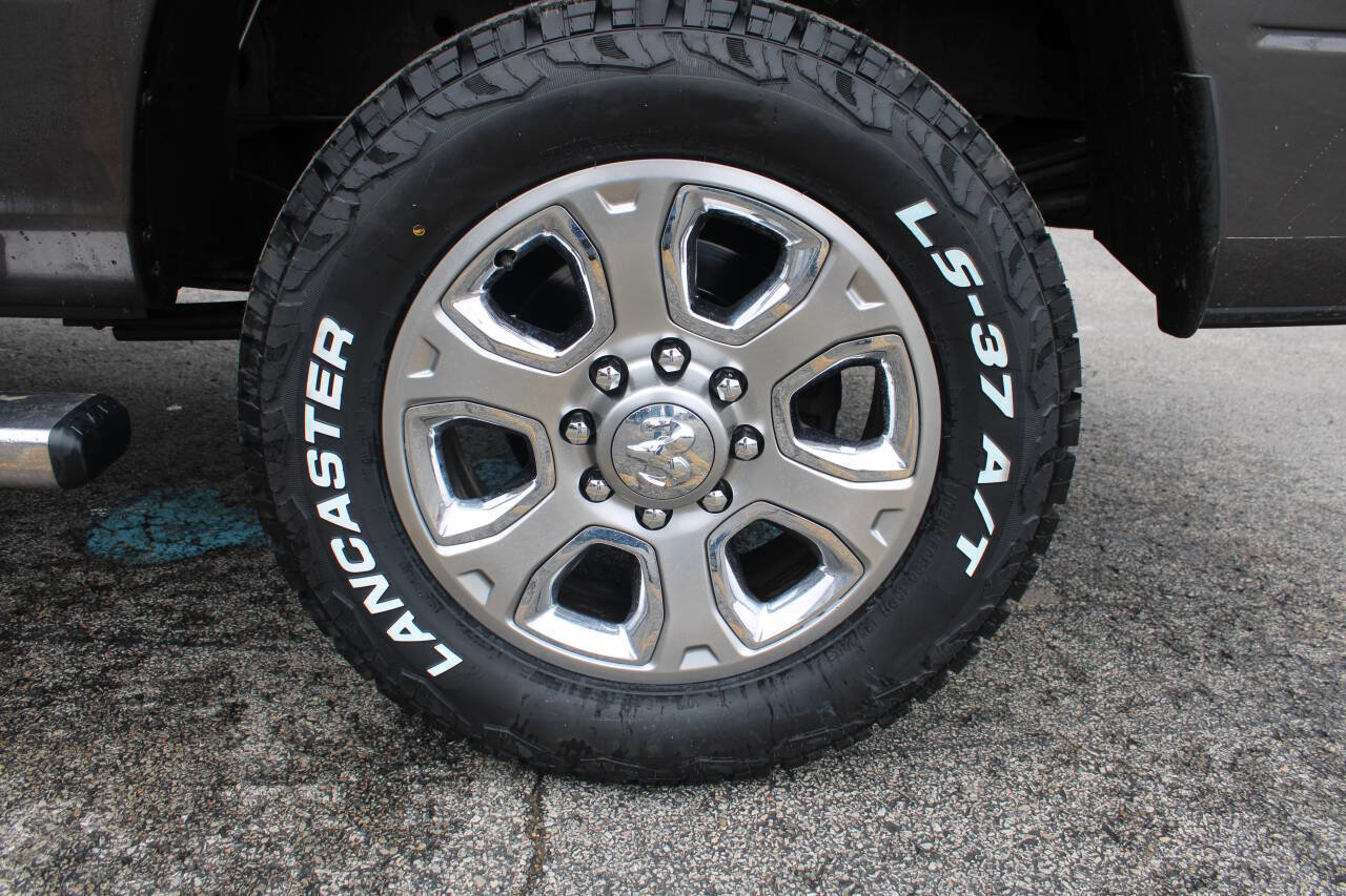 Used 2017 RAM 3500 SLT w/ Luxury Group image 19