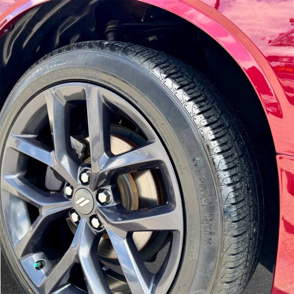 Used 2021 Dodge Challenger SXT image 10