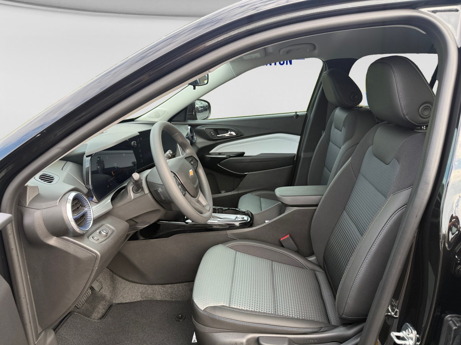 New 2026 Chevrolet Trax LT FWD image 9