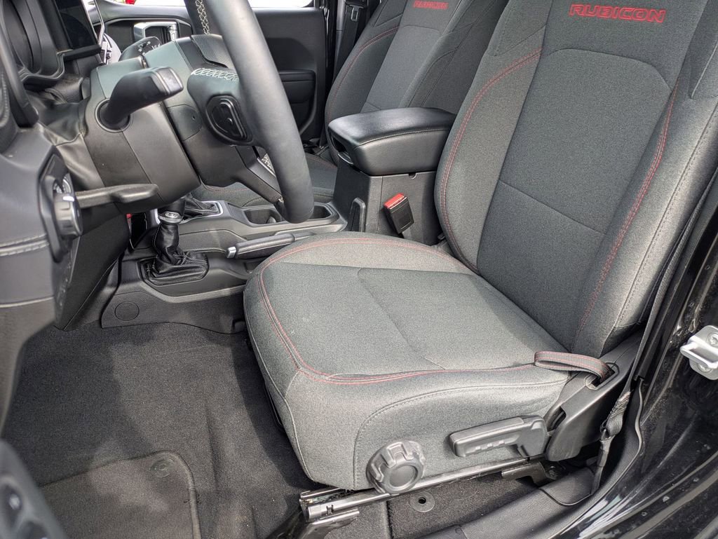 Used 2025 Jeep Wrangler Unlimited Rubicon w/ Convenience Group AWD/4WD image 14