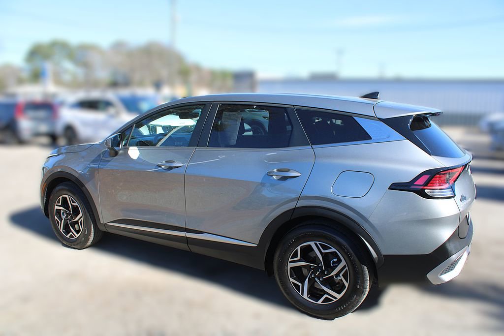 Used 2024 Kia Sportage LX image 12