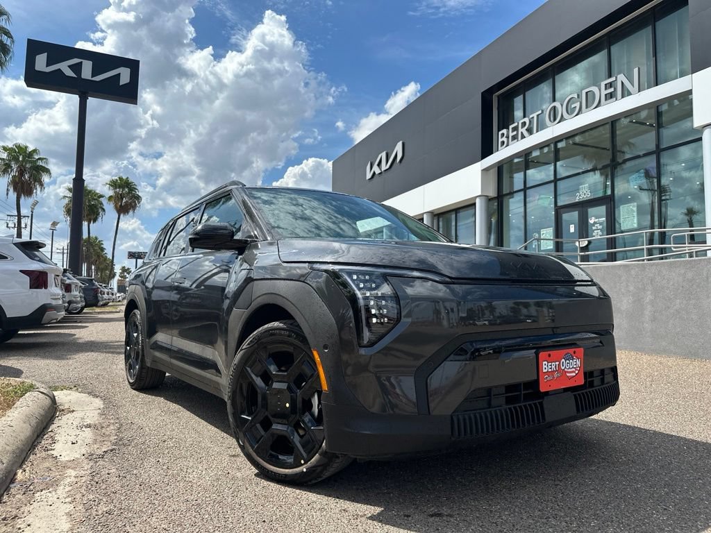 New 2027 Kia EV3 Land FWD image 1