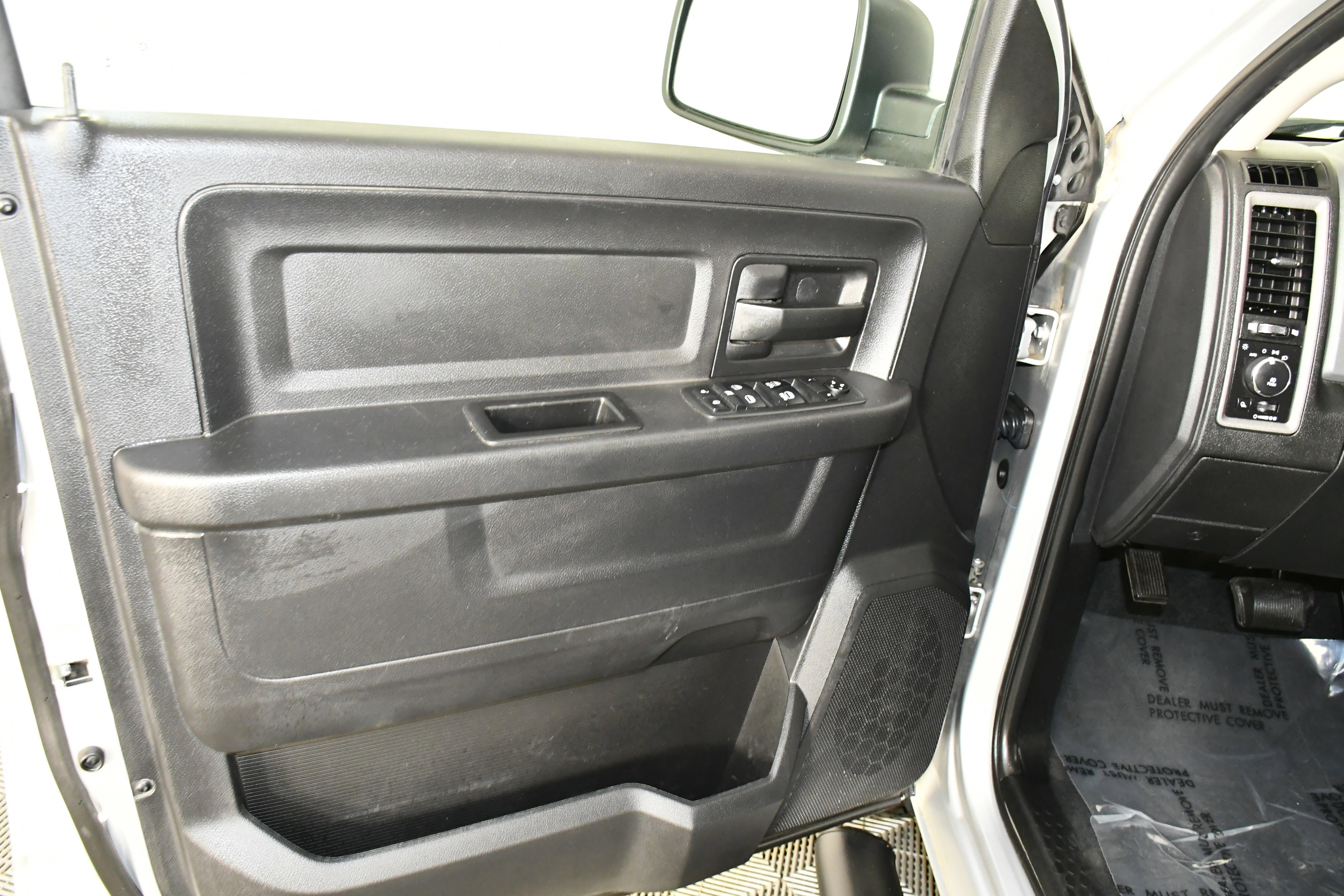 Used 2017 RAM 1500 Express w/ Express Value Package image 37