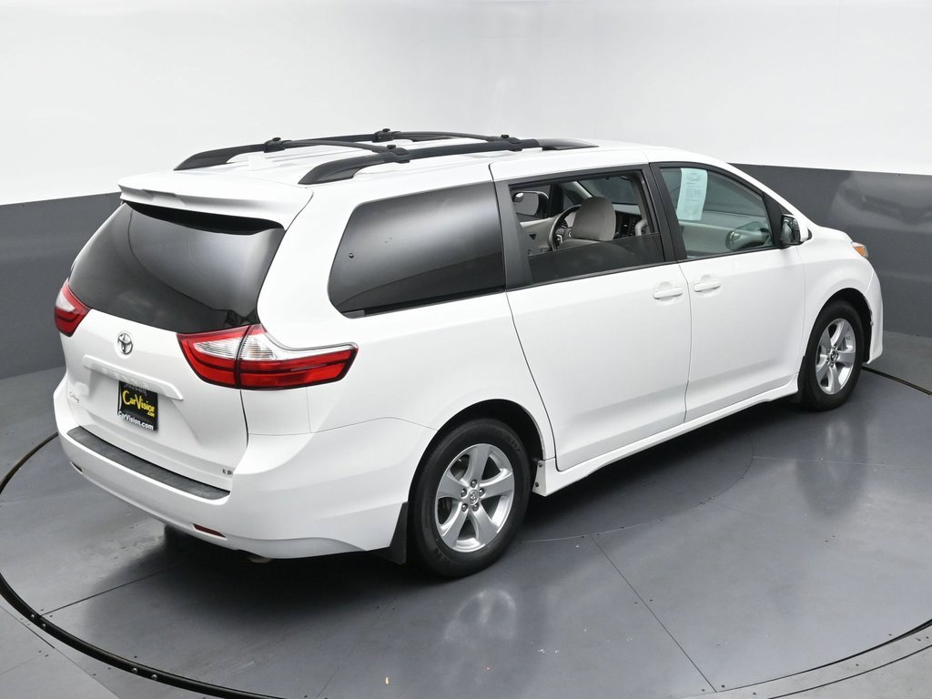 Used 2019 Toyota Sienna LE image 45