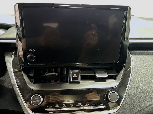 Used 2025 Toyota Corolla LE image 12