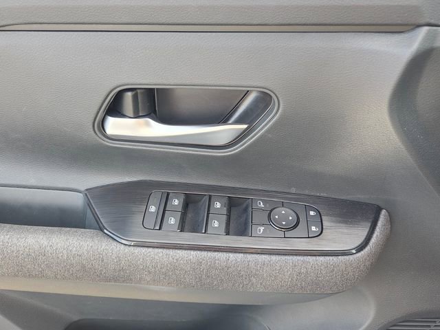 Used 2026 Nissan Kicks SV FWD image 28