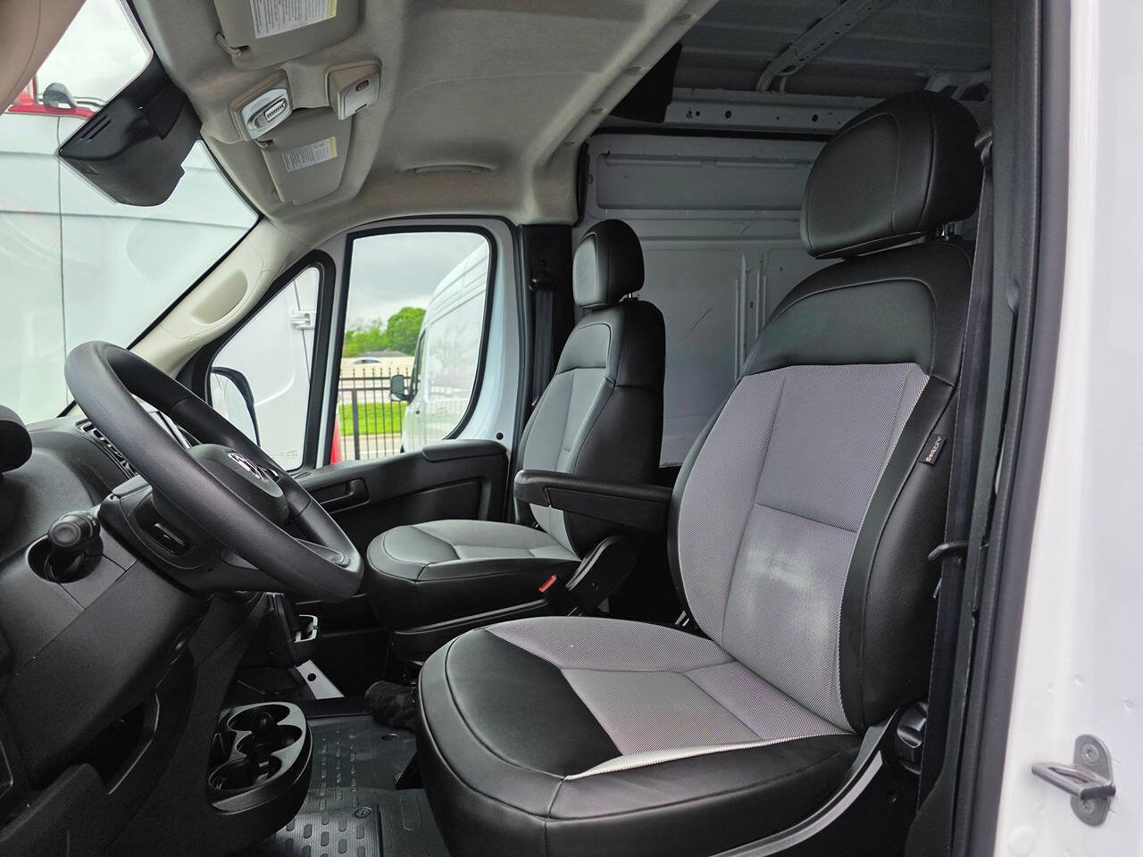 Used 2025 RAM ProMaster 3500 w/ Convenience Group FWD image 10
