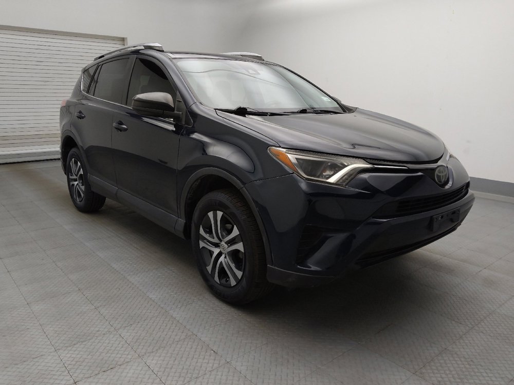 Used 2018 Toyota RAV4 LE FWD image 13