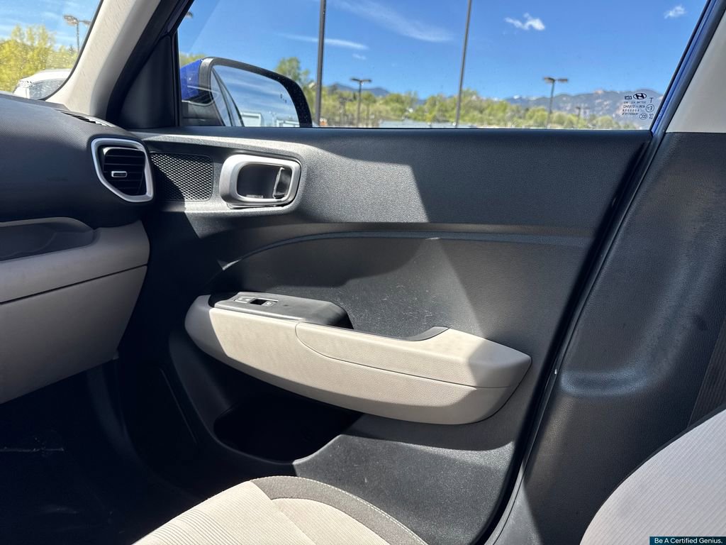 Certified 2023 Hyundai Venue SEL image 40