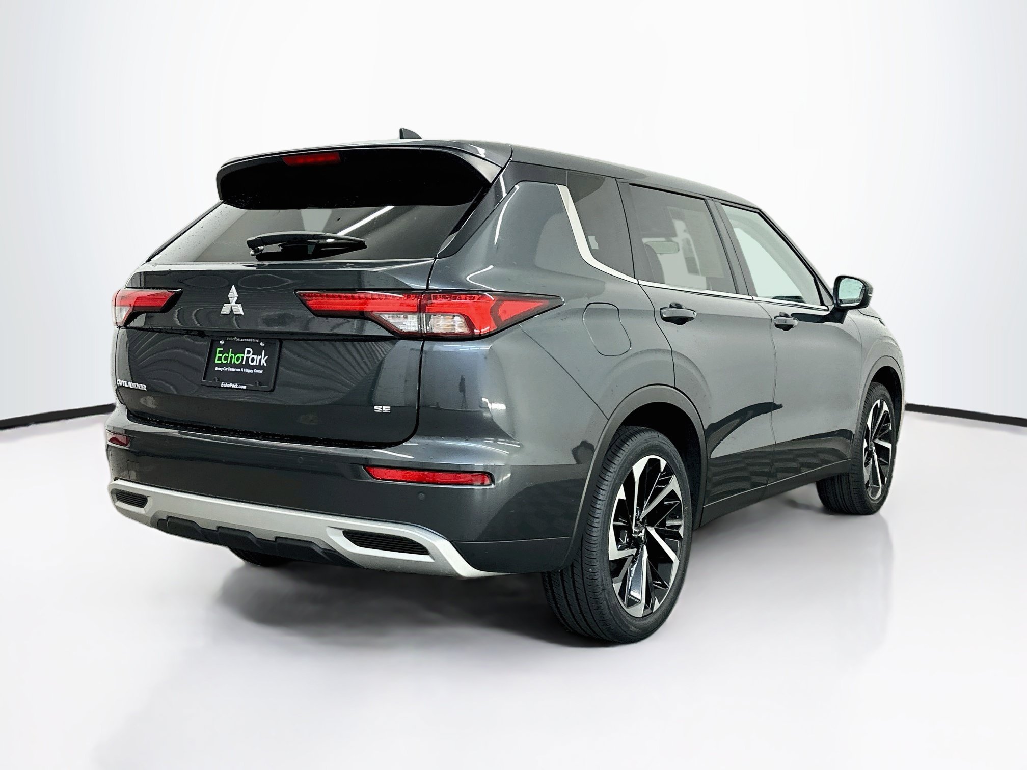 Used 2024 Mitsubishi Outlander SE AWD/4WD image 9