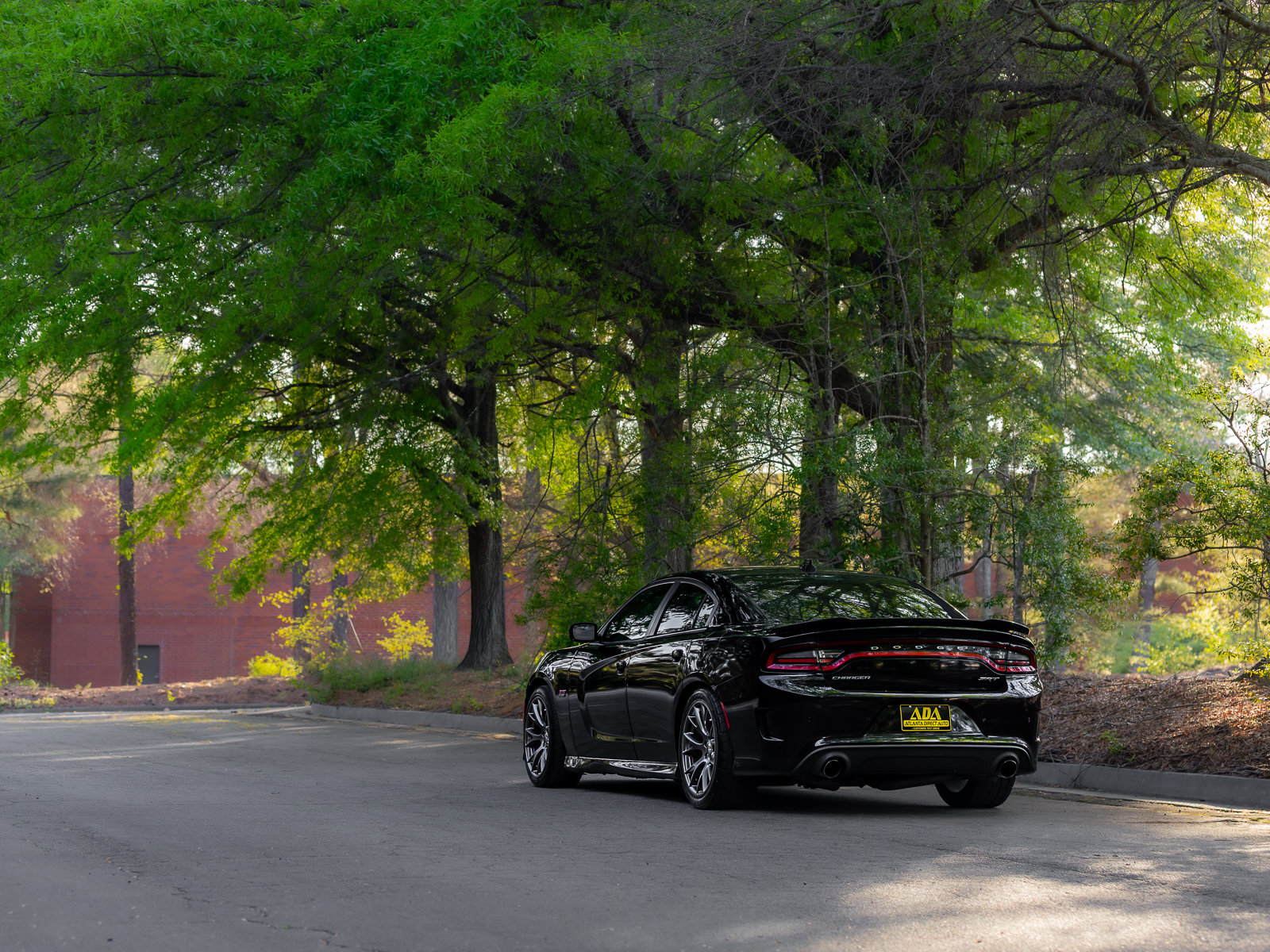 Used 2016 Dodge Charger SRT w/ Harman/Kardon Audio Group image 39