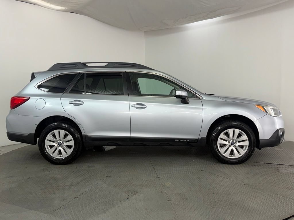 Used 2016 Subaru Outback 2.5i Premium AWD/4WD image 5