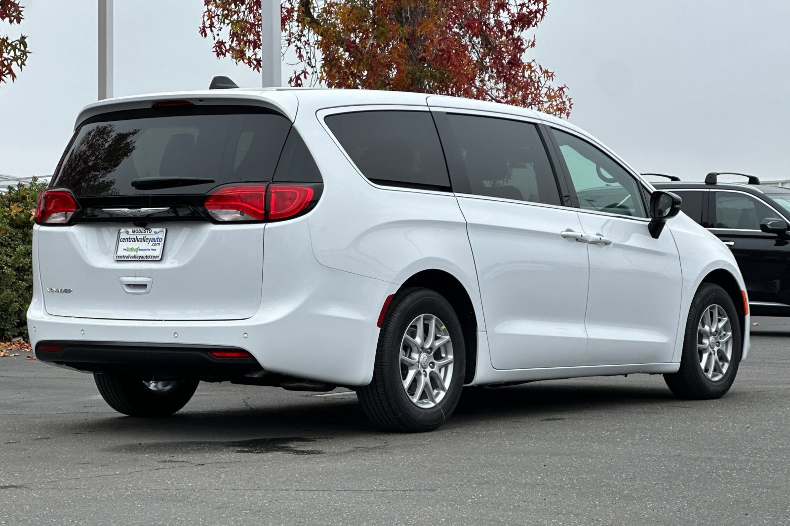 New 2026 Chrysler Voyager LX FWD image 4