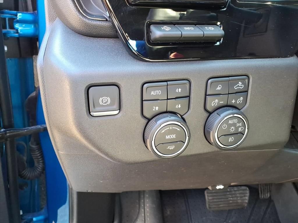 Used 2023 Chevrolet Silverado 1500 ZR2 w/ Technology Package image 13