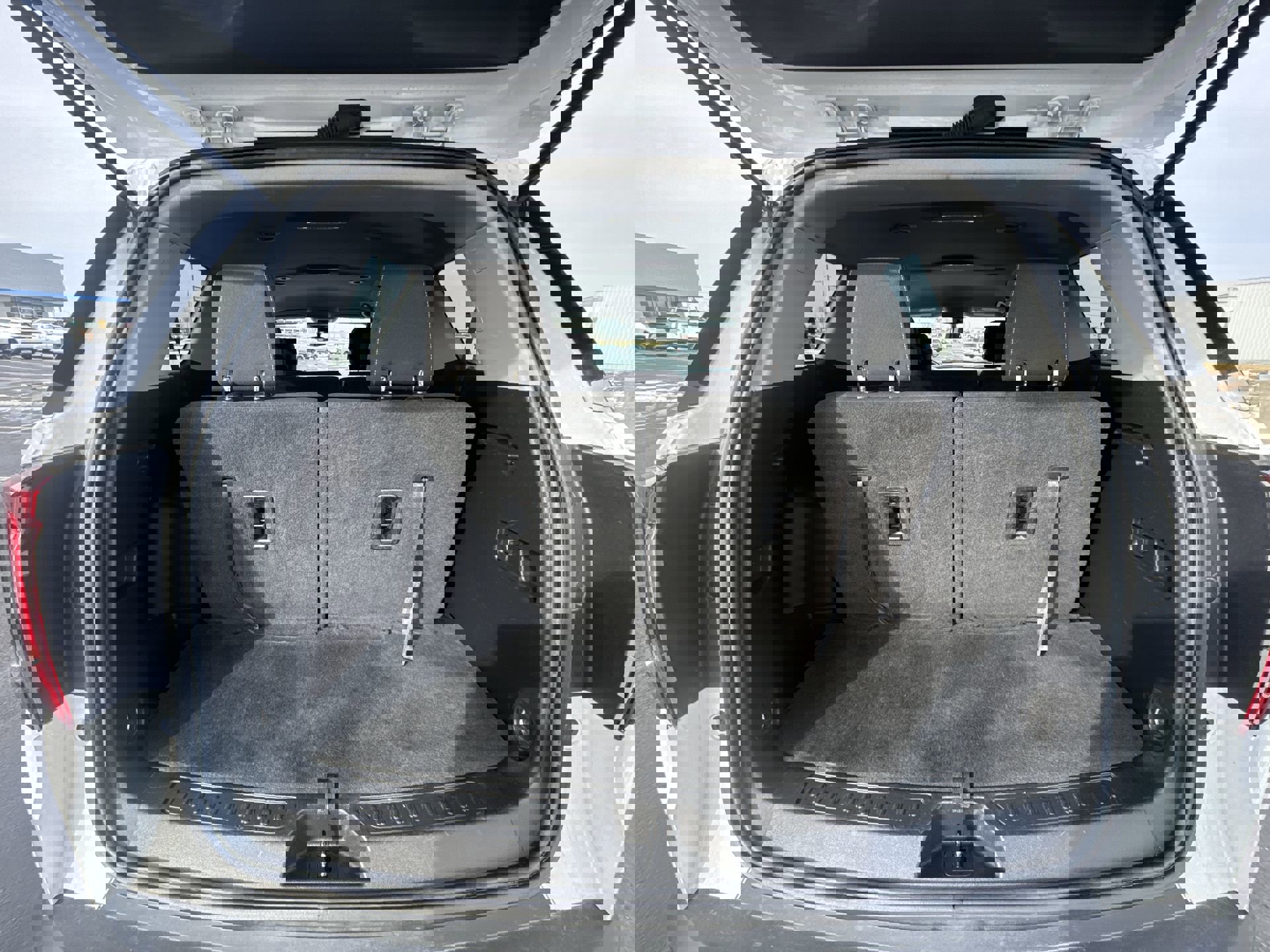 Certified 2023 GMC Acadia SLE image 25