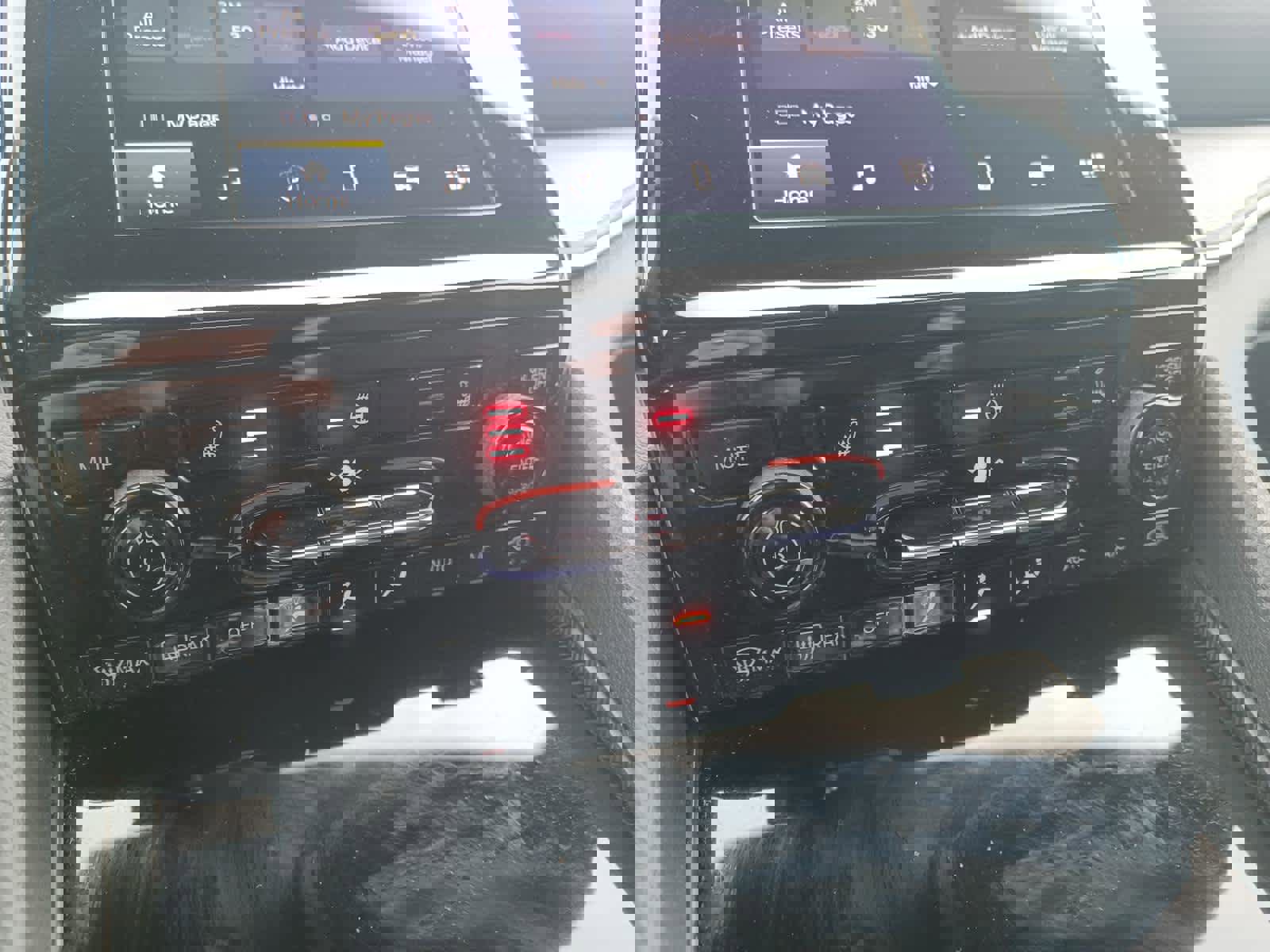 Used 2023 Jeep Grand Cherokee Altitude image 12