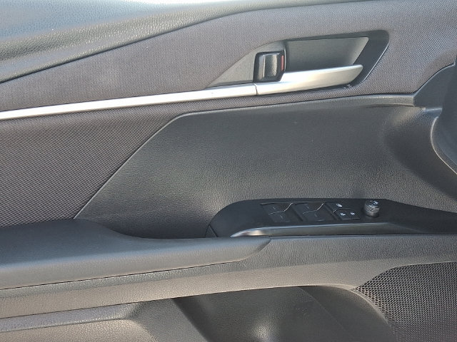 Used 2025 Toyota Camry LE FWD image 12
