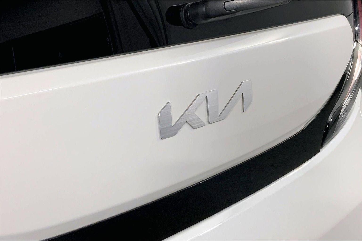 Used 2025 Kia Soul LX FWD image 29
