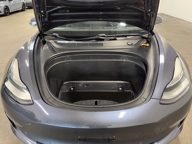 Used 2018 Tesla Model 3 Long Range RWD image 9