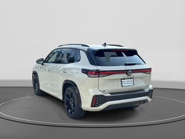 New 2026 Volkswagen Tiguan SE R-Line FWD image 3