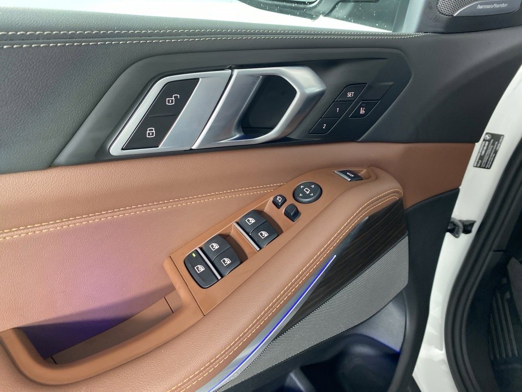 Used 2026 BMW X5 xDrive40i w/ Climate Comfort Package image 11