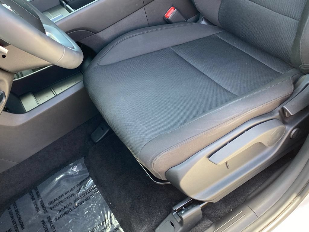Used 2025 Hyundai Santa Fe SE FWD image 25