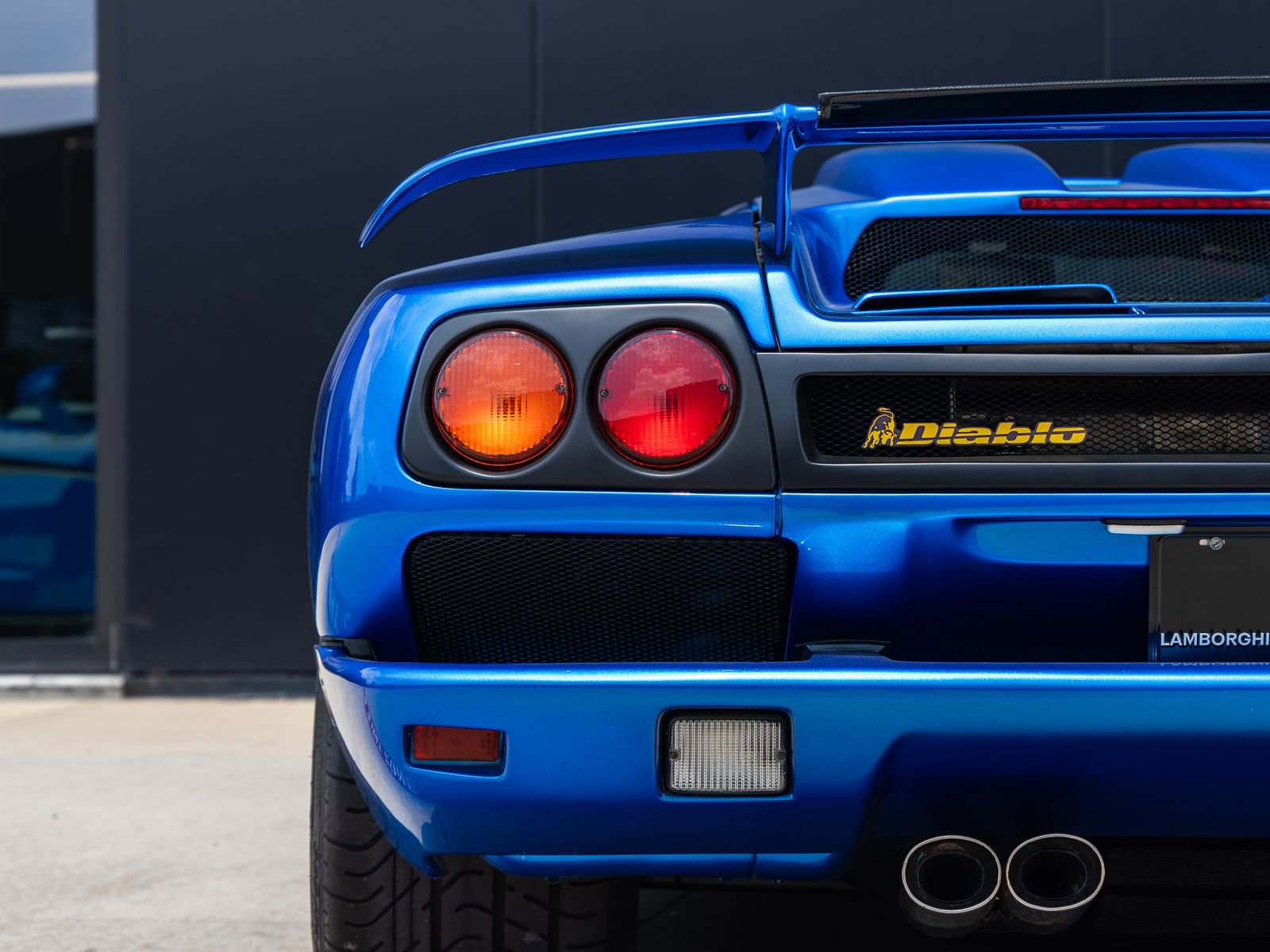 Used 1998 Lamborghini Diablo SV RWD image 17