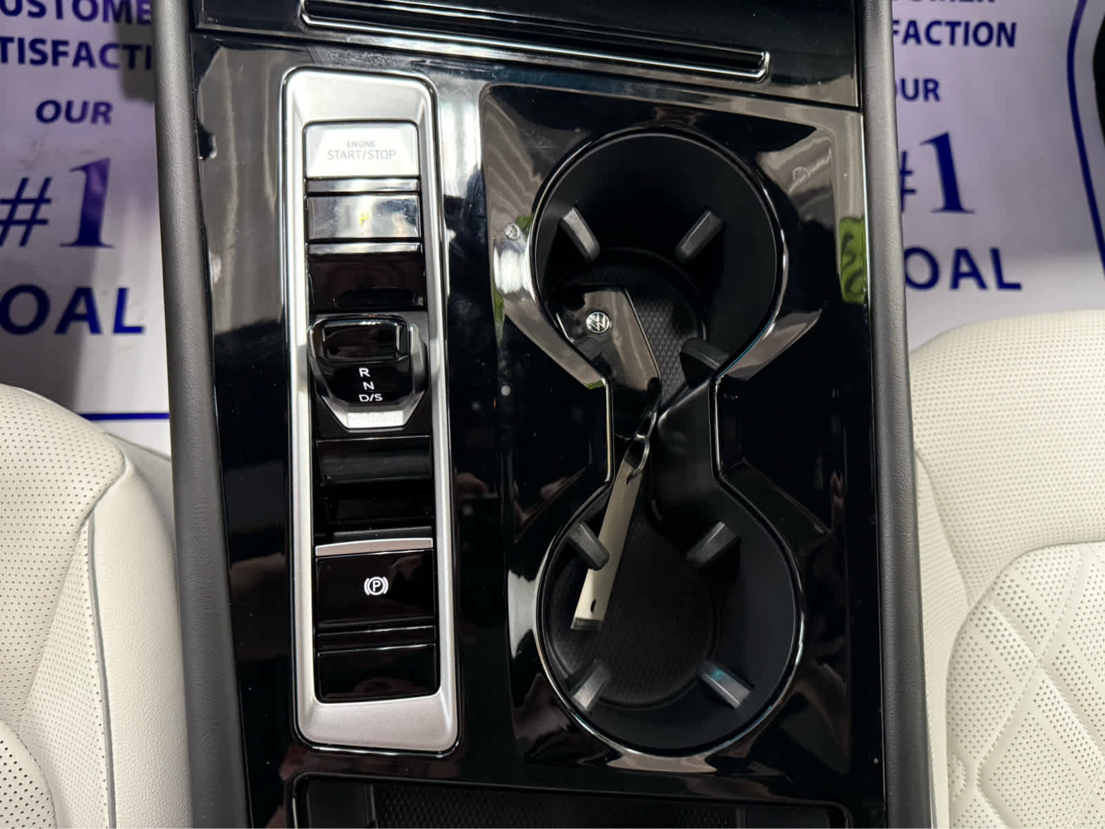 Used 2024 Volkswagen Atlas Cross Sport SEL Premium R-Line image 19