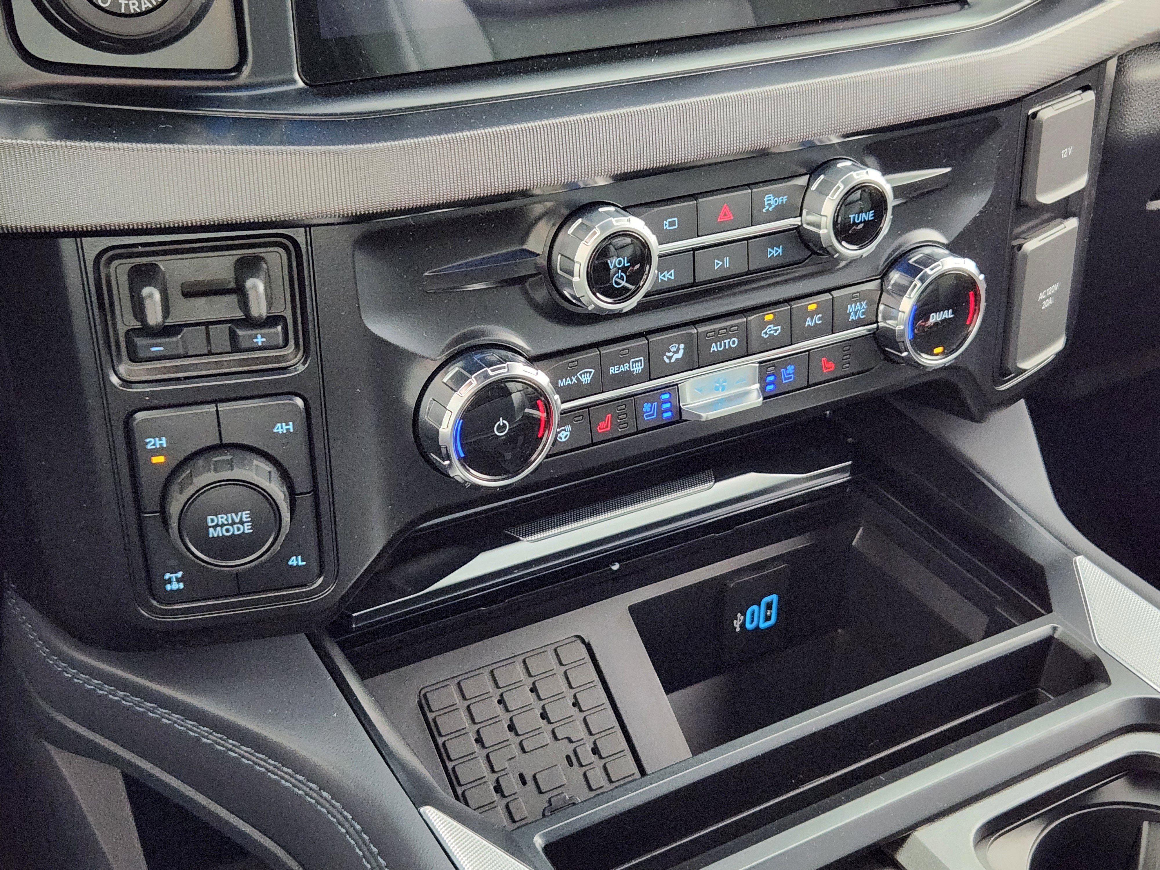 New 2026 Ford F350 Platinum image 24